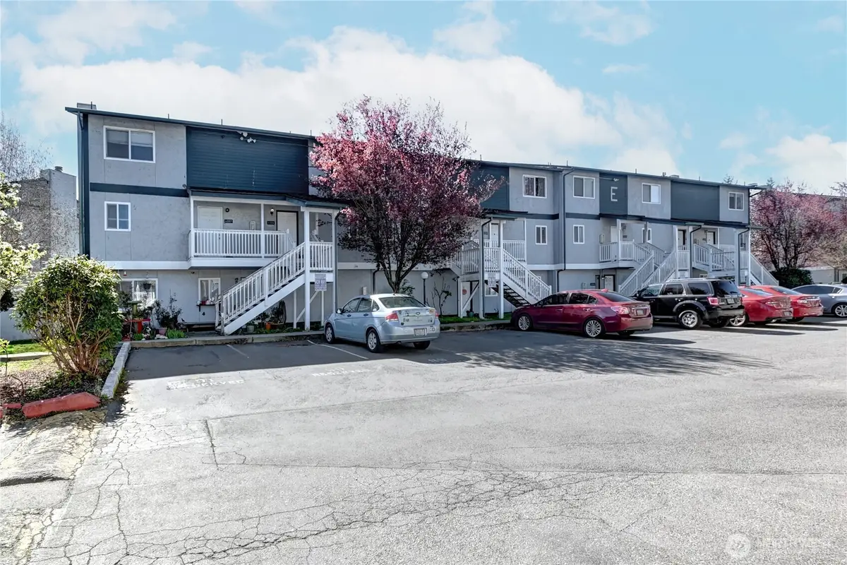 8823 Holly Dr #E206, Everett, WA 98208 - #1
