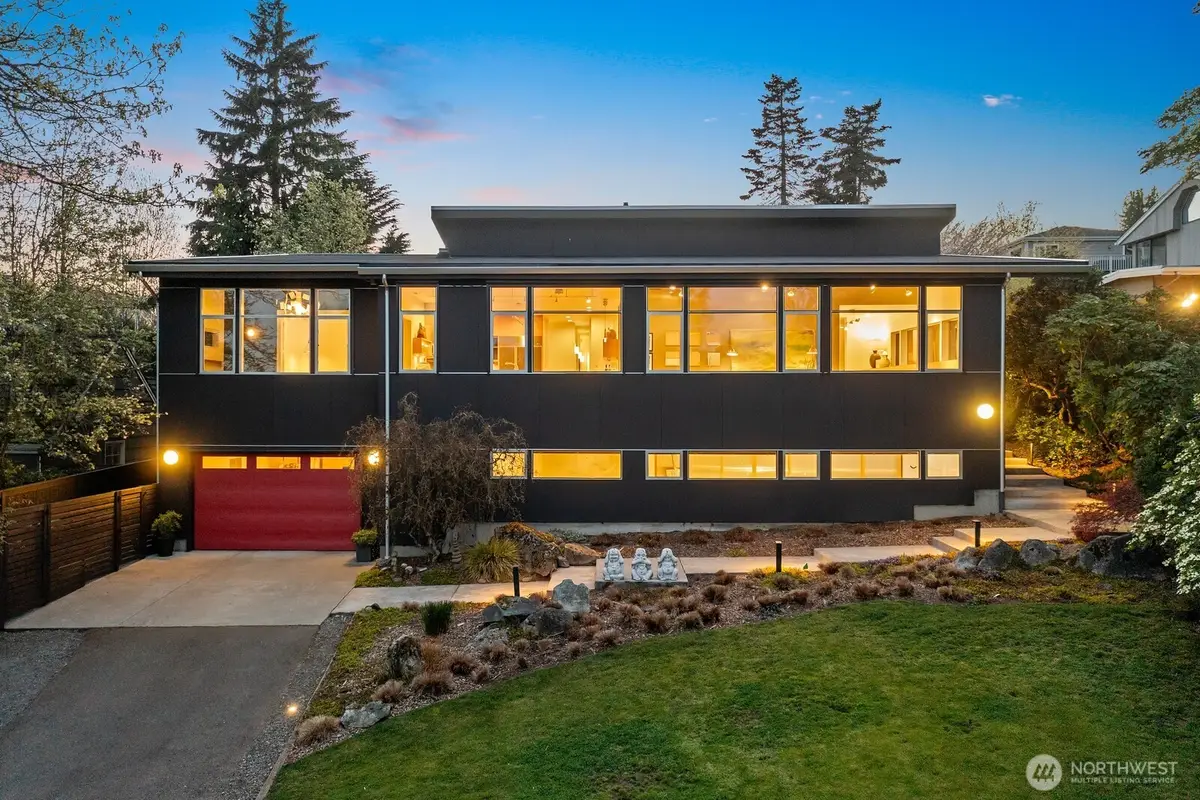 1549 Magnolia Way W, Seattle, WA 98199 - #1