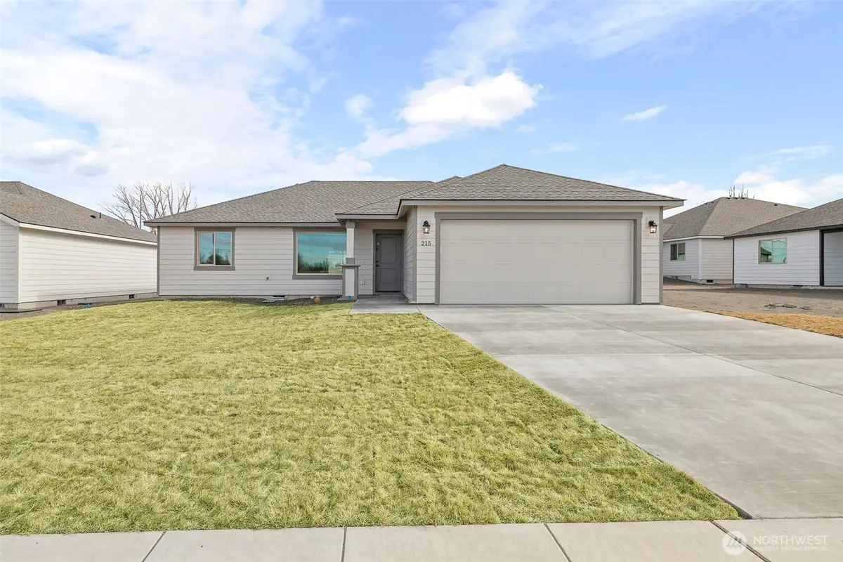 215 Lessor Loop, Moses Lake, WA 98837 - #1
