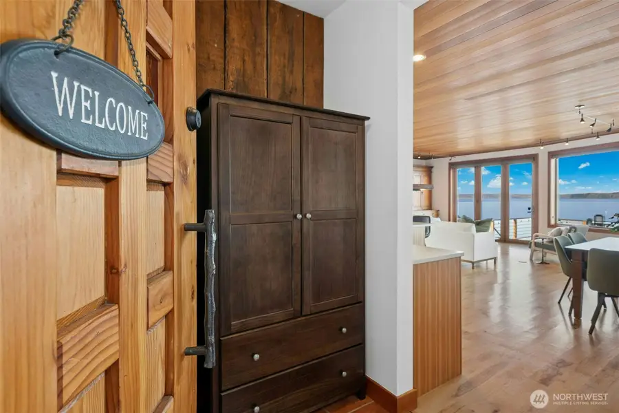 6025 Beach Drive Sw, Seattle, WA 98136 - #2