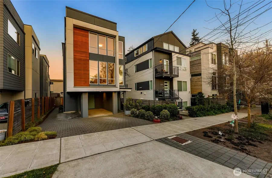 4218 Linden Avenue N, Seattle, WA 98103 - #2