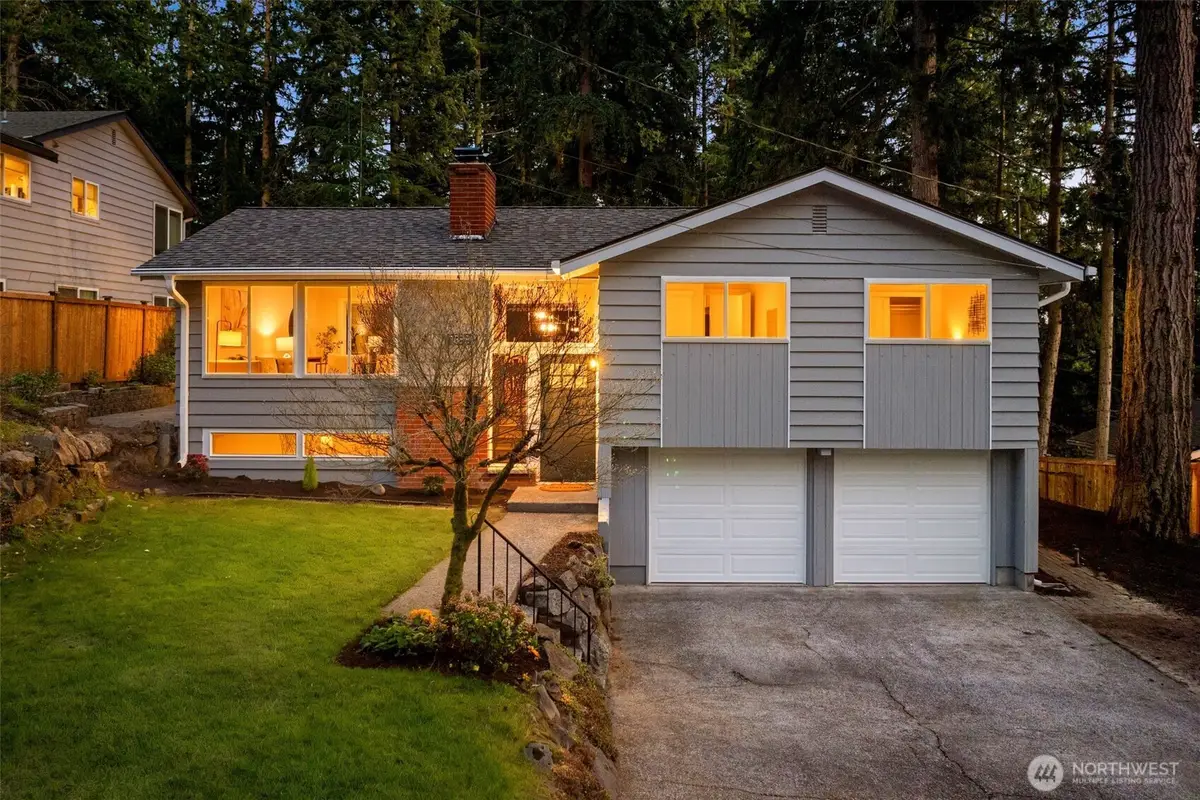 18330 47th Place Ne, Lake Forest Park, WA 98155 - #1