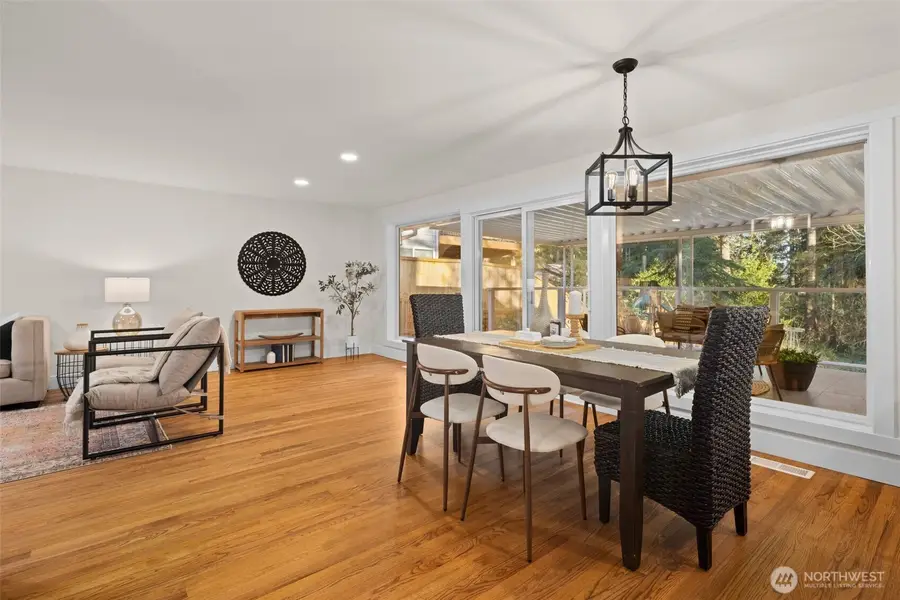 18330 47th Place Ne, Lake Forest Park, WA 98155 - #3