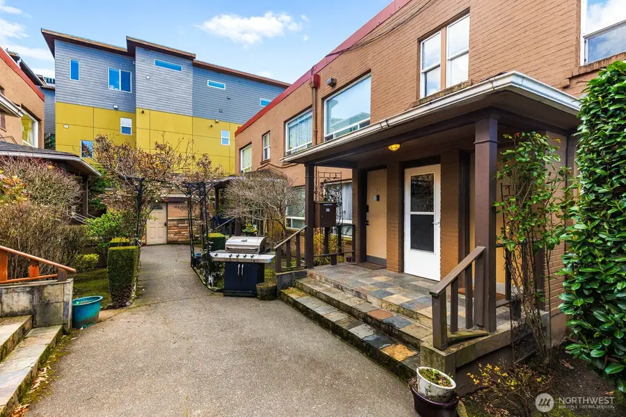 120 14th Avenue #10, Seattle, WA 98122 - #3