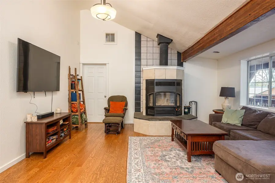 202 Redwing Road, Woodland, WA 98674 - #3