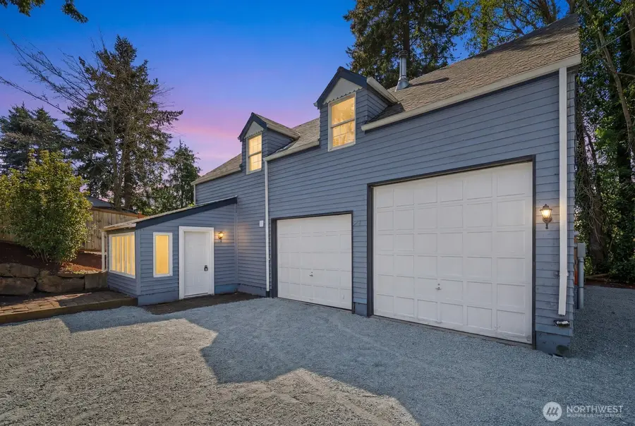 905 S 270th Street, Des Moines, WA 98198 - #2