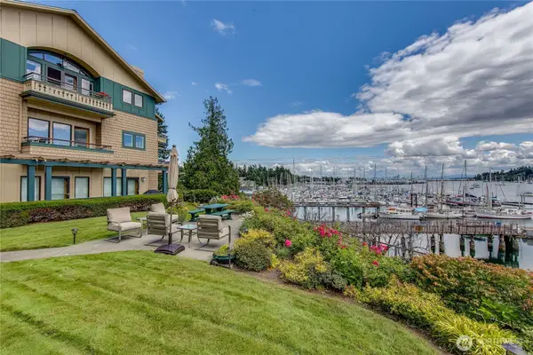 546 Wood Avenue Sw #3K, Bainbridge Island, WA 98110