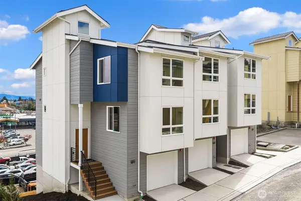 12012 17th Place S #B, Burien, WA 98168