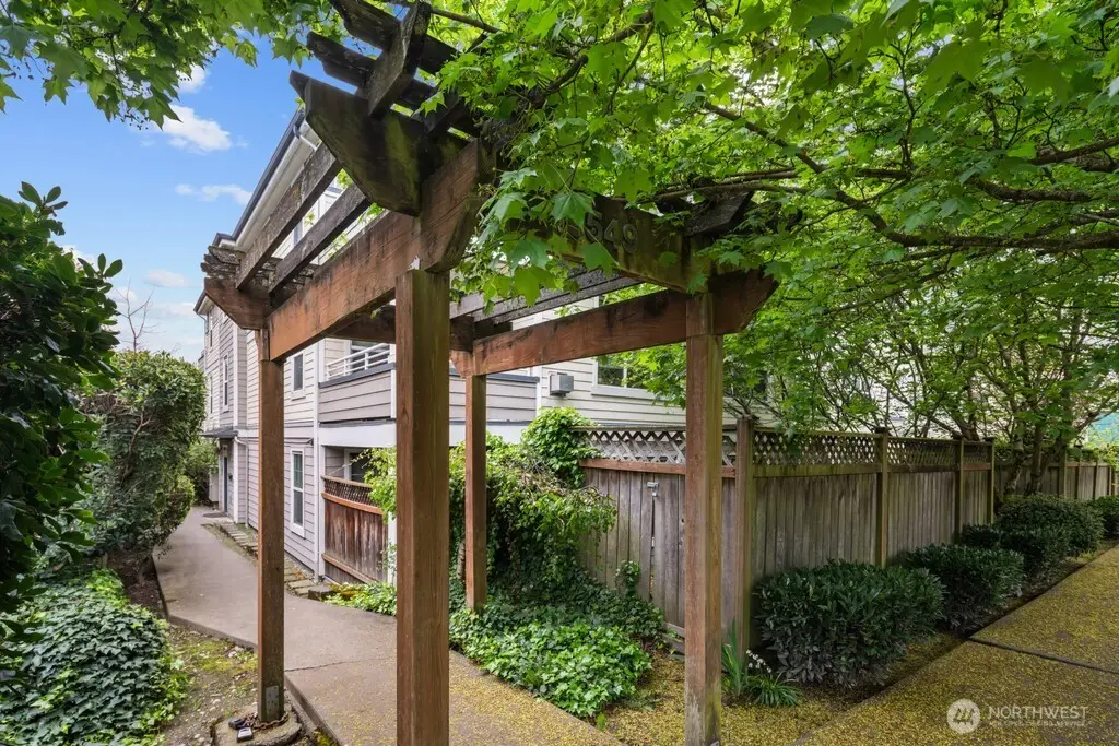 10549 Stone Ave N #303, Seattle, WA 98133 - #1