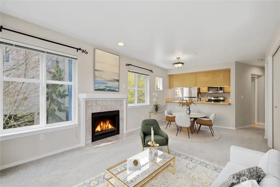 12345 Roosevelt Way Ne #305, Seattle, WA 98125 - #2