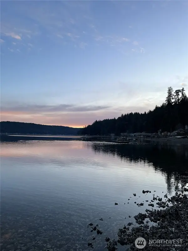 10731 NE North Shore Road, Belfair, WA 98528