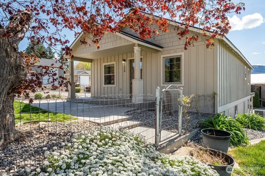 2250 8th Street Se, East Wenatchee, WA 98802 - #3