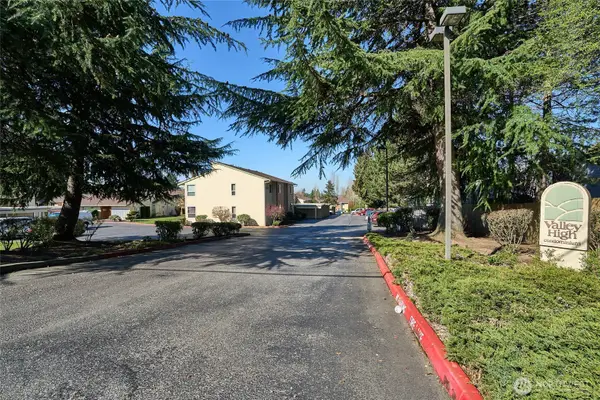 23617 112th Avenue Se #F202, Kent, WA 98031