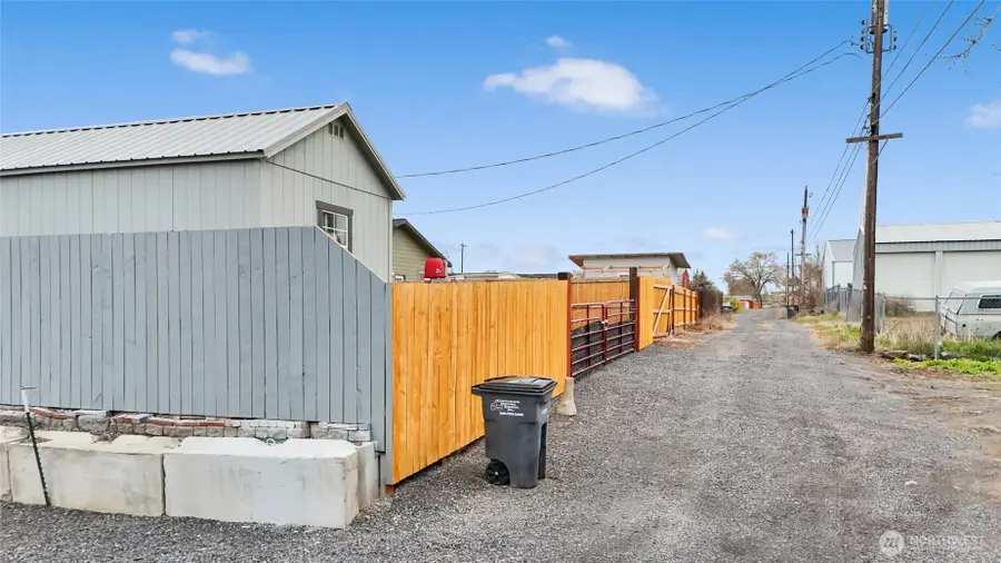 423 2nd Avenue Se, Soap Lake, WA 98851 - #3