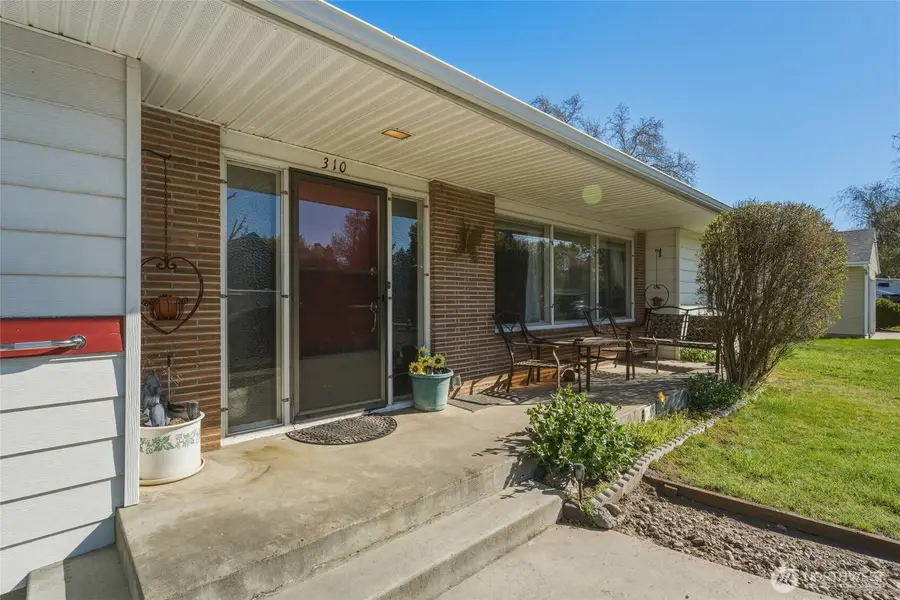 310 W 5th Street, Waitsburg, WA 99361 - #3