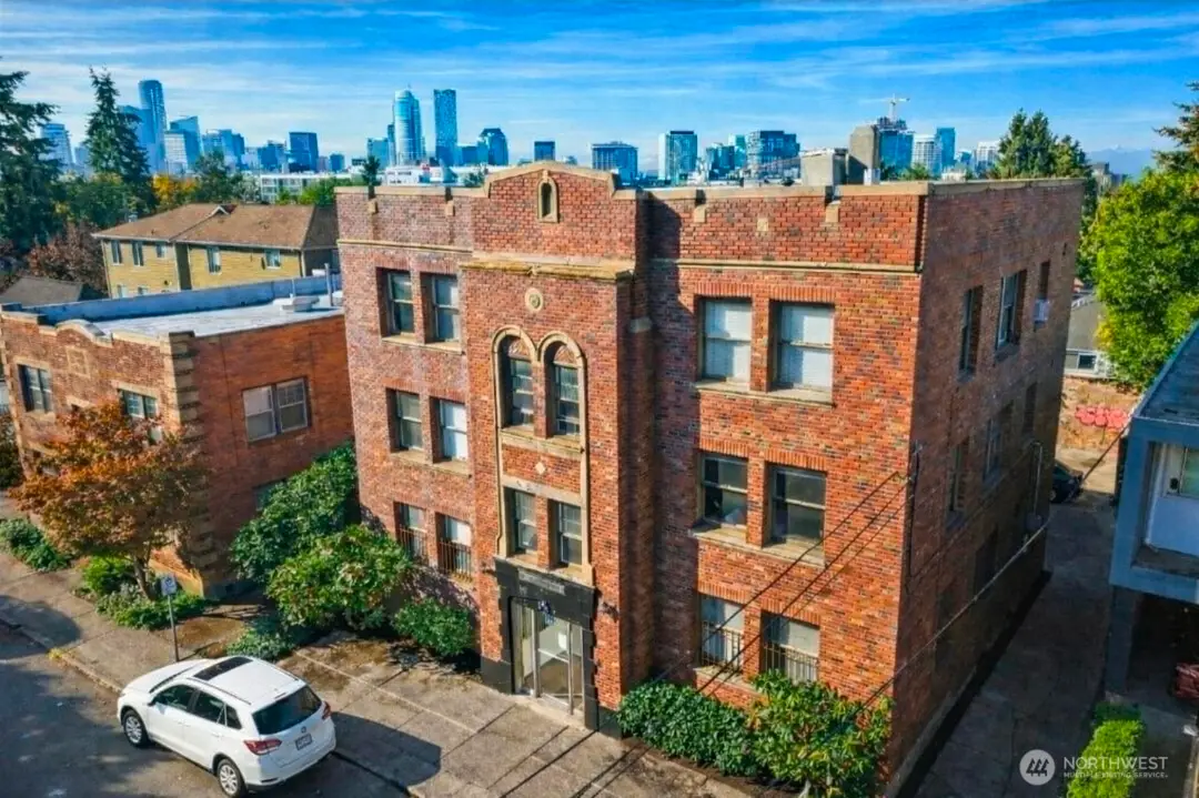 315 12th Avenue E, Seattle, WA 98102 - #1