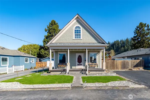 625 E Hazel Avenue, Burlington, WA 98233