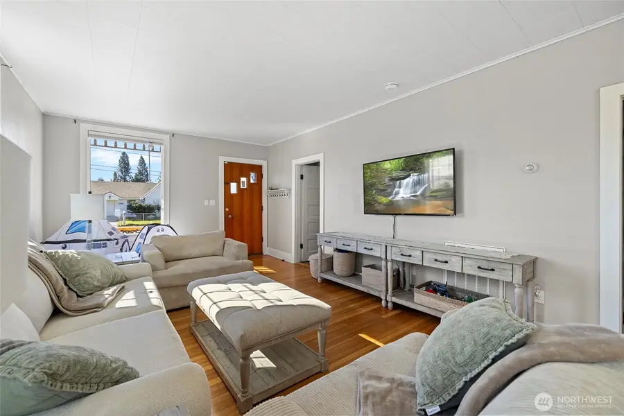 625 E Hazel Avenue, Burlington, WA 98233 - #2