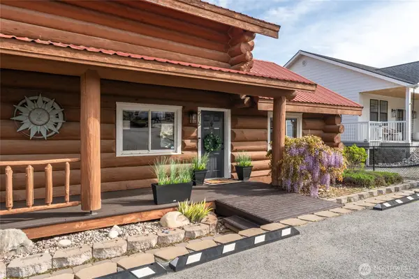 215 W Marine View Place, Orondo, WA 98843