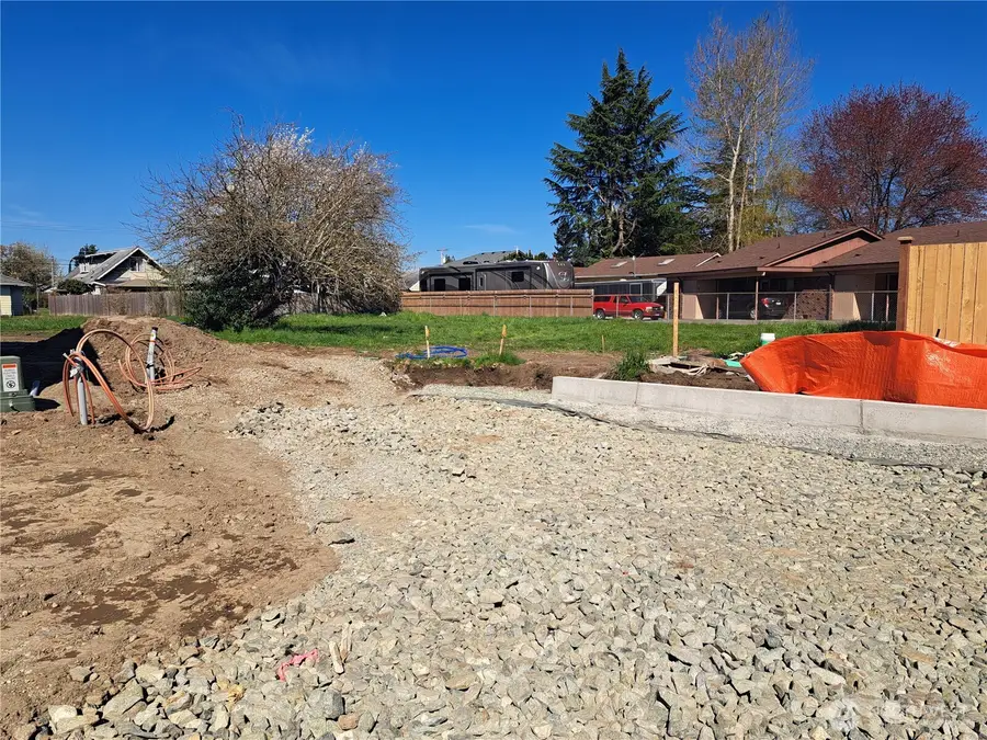 1105 W Pioneer Avenue #3, Puyallup, WA 98371 - #3