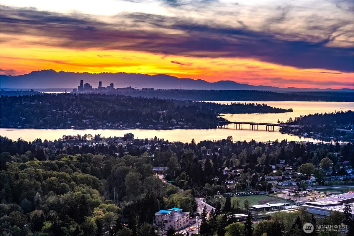 4701 133rd Avenue Se, Bellevue, WA 98006 - #1