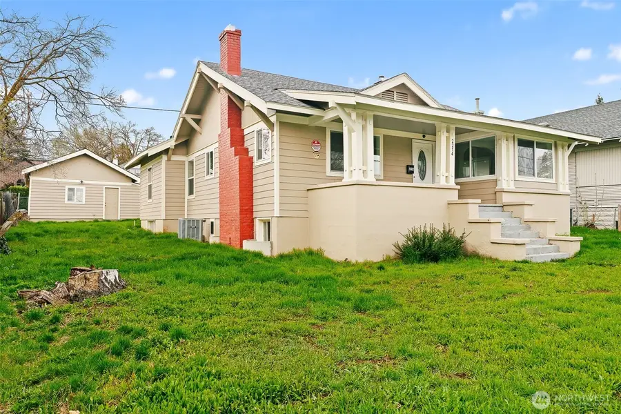 2214 Summitview Avenue, Yakima, WA 98902 - #3