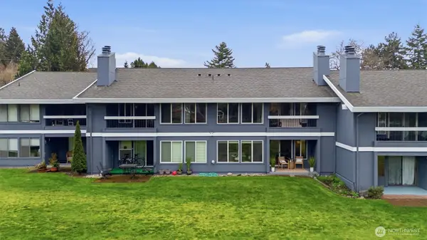 11104 NE 68th Street #A103, Kirkland, WA 98033