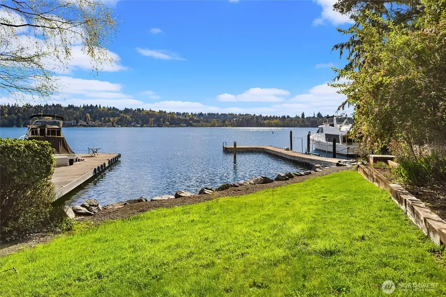2047 Killarney Way, Bellevue, WA 98004 - #2