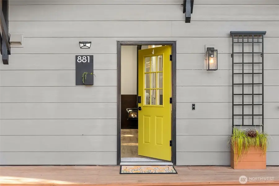 881 Park Avenue Ne, Bainbridge Island, WA 98110 - #3