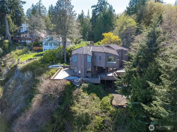 17040 Agate Street Ne, Bainbridge Island, WA 98110