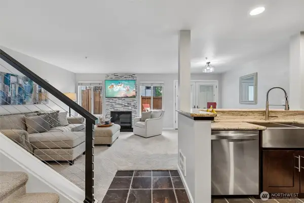 6929 NE 170th Street #8, Kenmore, WA 98028