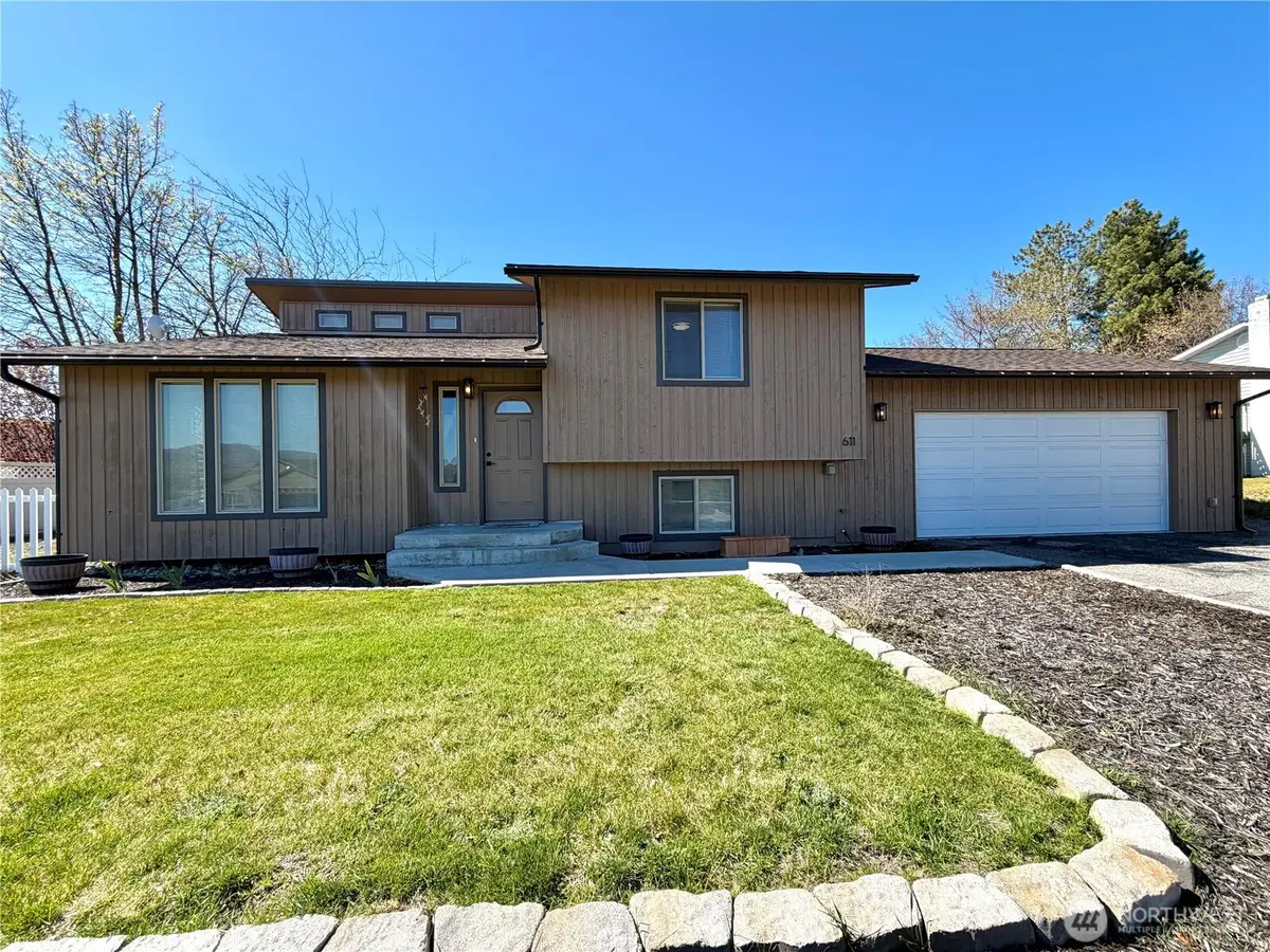611 Hillcrest Circle Drive, Omak, WA 98841 - #1