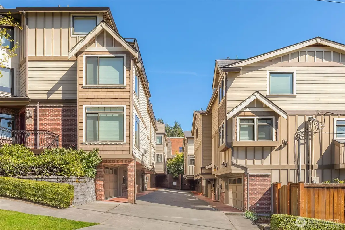 924 2nd Avenue W, Seattle, WA 98119 - #1