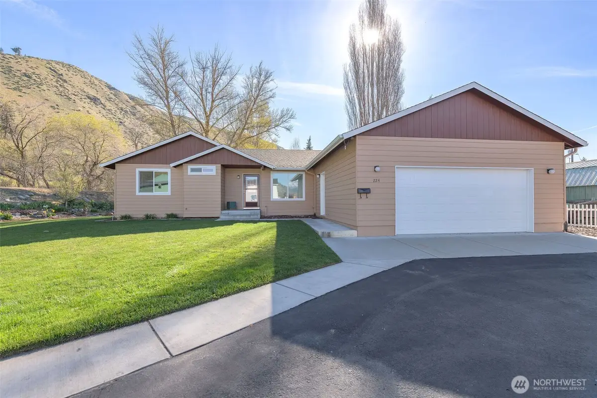 224 Vine Street, Cashmere, WA 98815 - #1