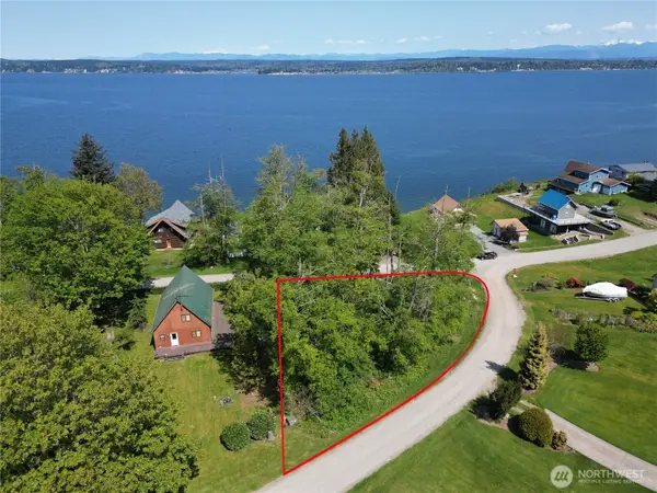 54 Saratoga Drive #A-54, Hat Island, WA 98206