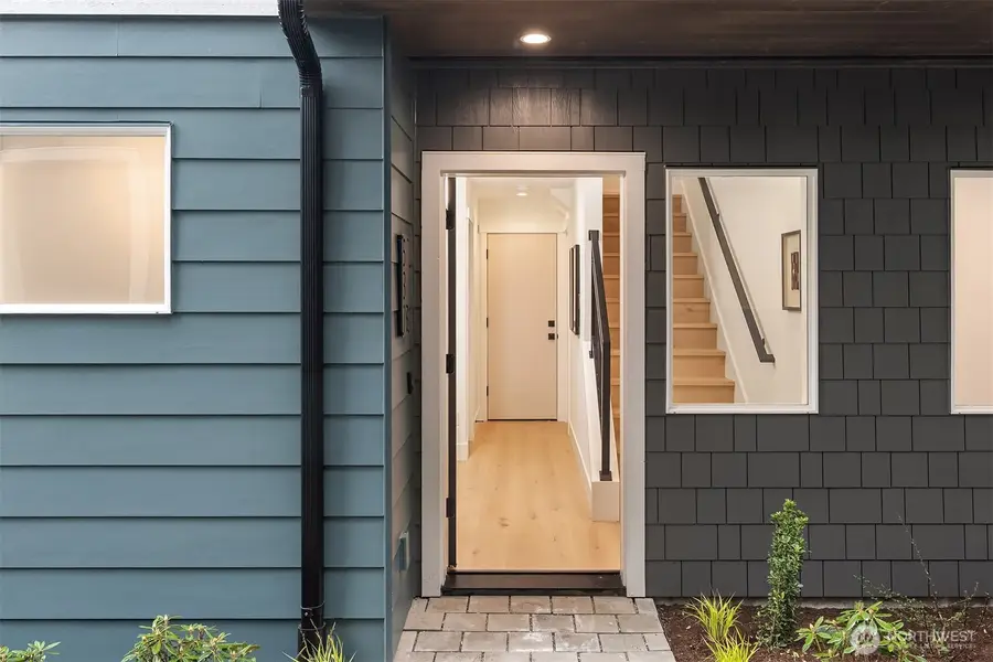 537 N 70th Street, Seattle, WA 98103 - #3