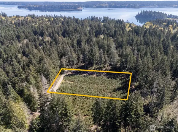 101 Andrejs Road, Shelton, WA 98584