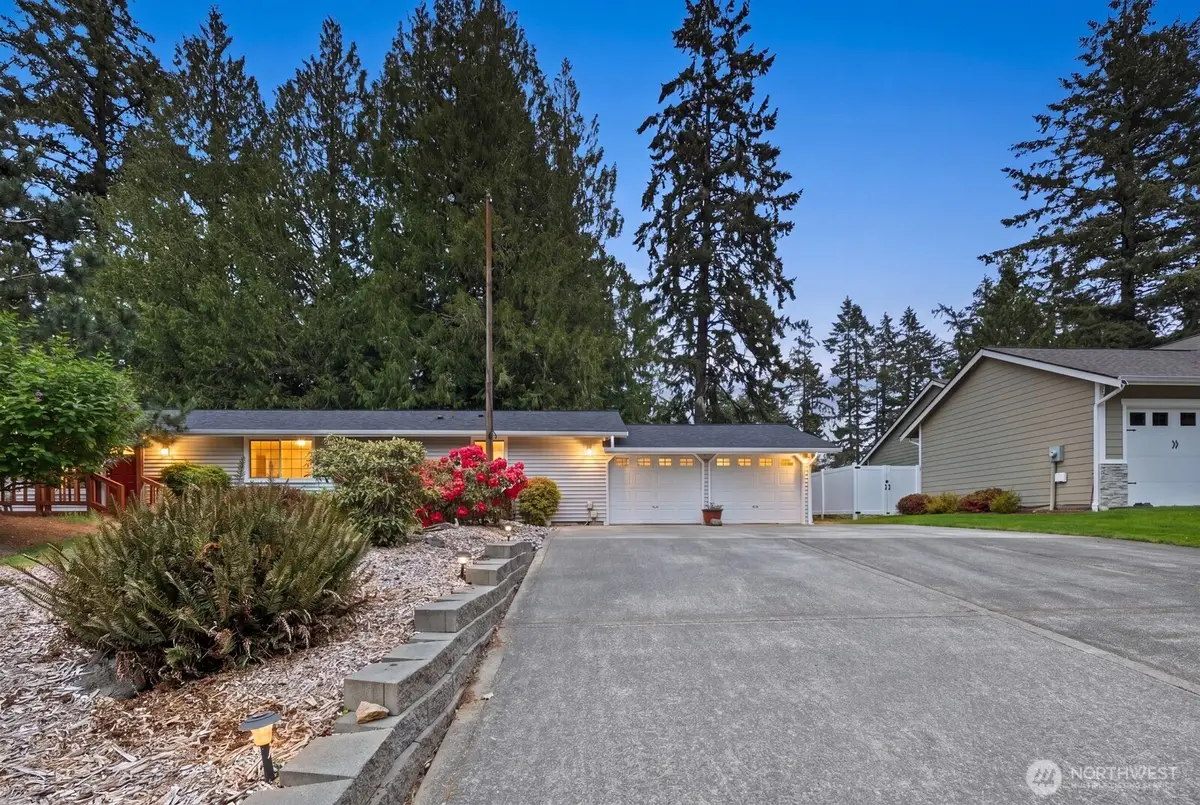 90 E Lakeland Way, Allyn, WA 98524 - #1