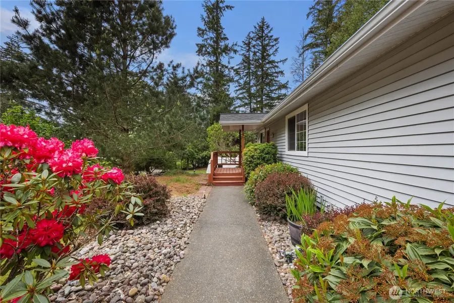 90 E Lakeland Way, Allyn, WA 98524 - #3