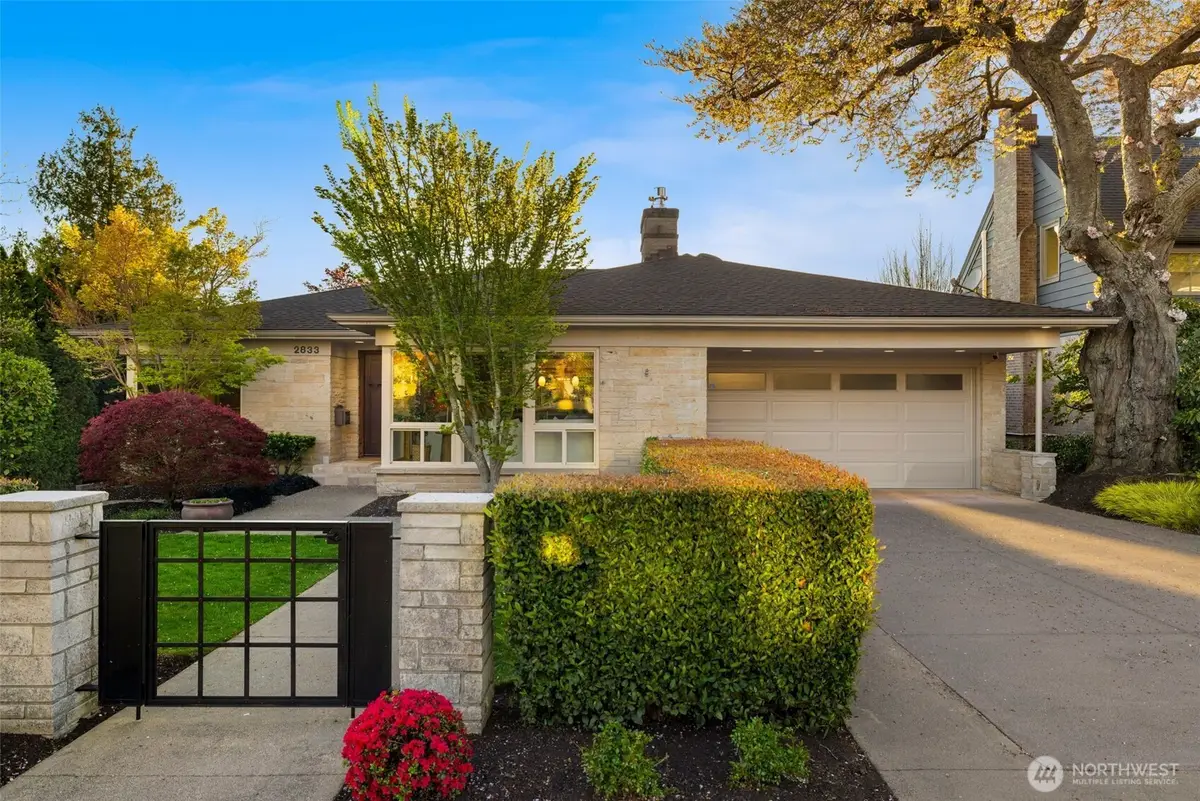 2833 W Viewmont Way W, Seattle, WA 98199 - #1