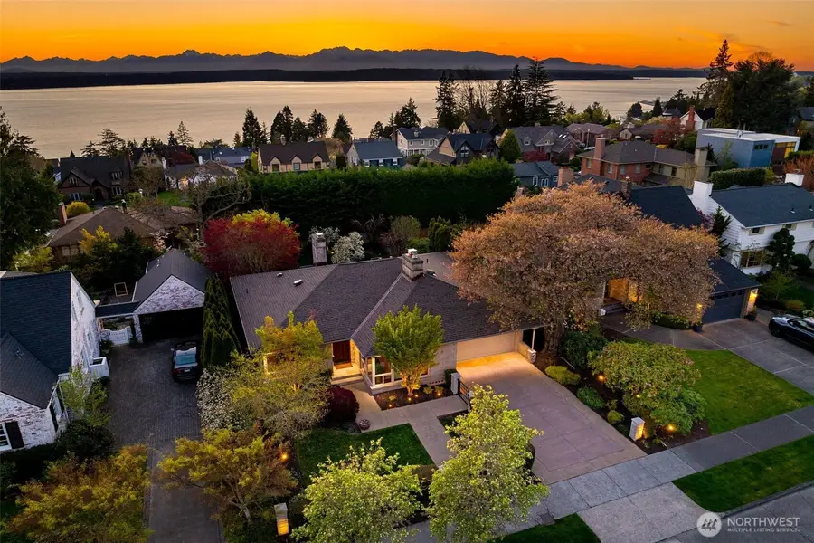 2833 W Viewmont Way W, Seattle, WA 98199 - #3