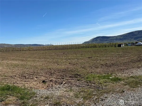 583 S Van Well Avenue, East Wenatchee, WA 98802