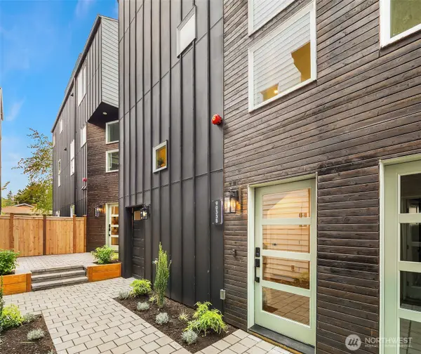 9033 8th Avenue Nw #B, Seattle, WA 98117