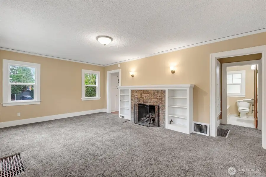 5003 Woodlawn Avenue N, Seattle, WA 98103 - #3