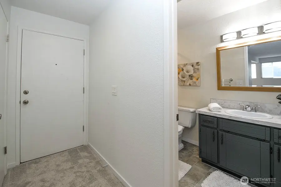 8747 Phinney Avenue N #13, Seattle, WA 98103 - #2