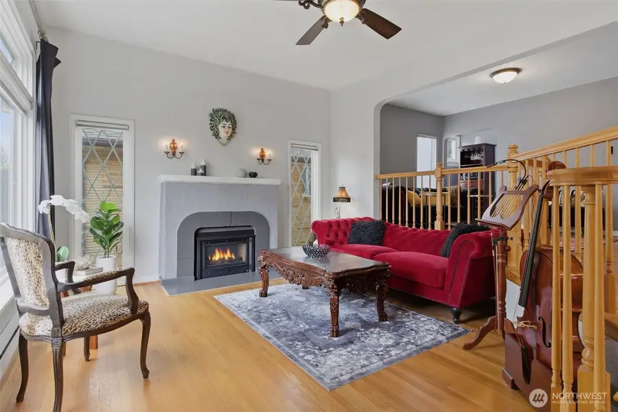 9272 Fauntleroy Way Sw, Seattle, WA 98136 - #2