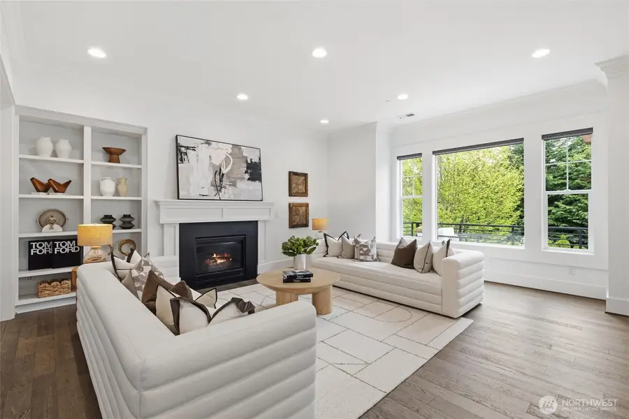 2005 105th Avenue Ne, Bellevue, WA 98004 - #3