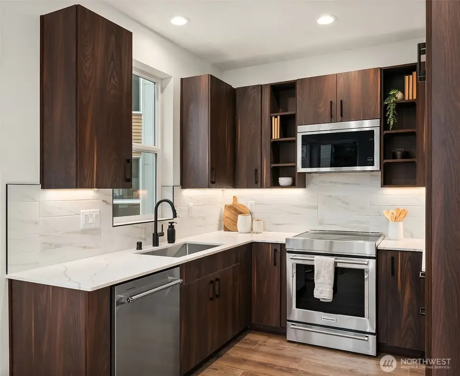 7428 2nd Avenue Ne, Seattle, WA 98115 - #3