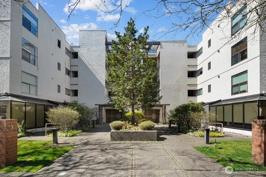 5025 California Avenue Sw #402, Seattle, WA 98136 - #2