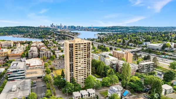 4540 8th Avenue Ne #405, Seattle, WA 98105